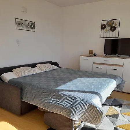 Confortable Proche Et Commerces Au Pouliguen - Fr-1-392-231 Appartement *
